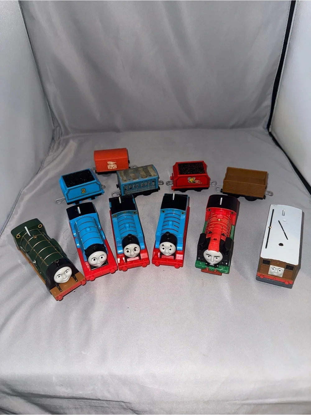 LOT OF 12 PIECES TOMY THOMAS & FRIENDS TRACKMASTER TRAINS from 2009